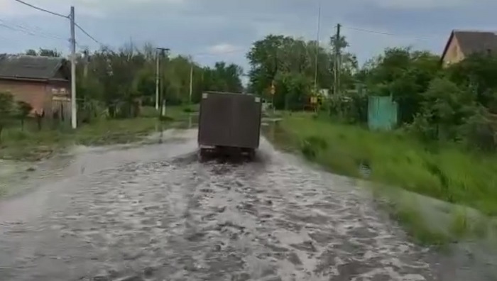 В Ростовской области подтопило 11 хуторов из-за резкого подъема уровня воды в реке Дон - фото 1