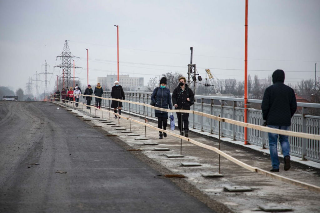 В Ростове ввели бесплатную пересадку на автобусы из-за закрытия моста на ул. Малиновского