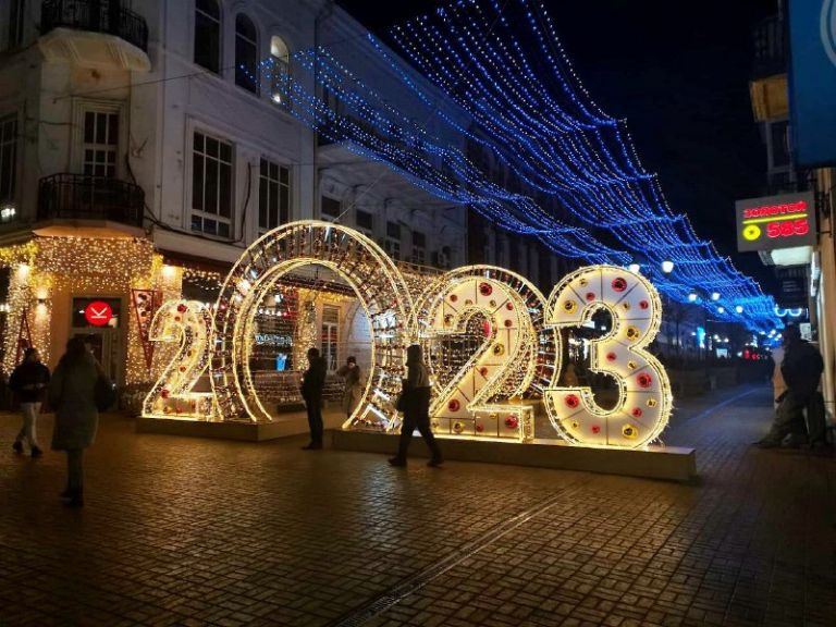 В Ростове до 30 января демонтируют все новогодние арт-объекты и украшения - фото 1
