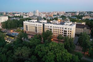 Эксплуатируемая крыша и волшебные виды из окон: как выглядят квартиры в самом «молодом» жилом доме на Верхне-Волжской набережной