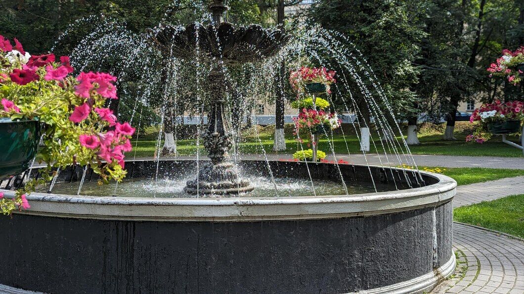 Нижегородцев предупредили об опасности купания в городских фонтанах