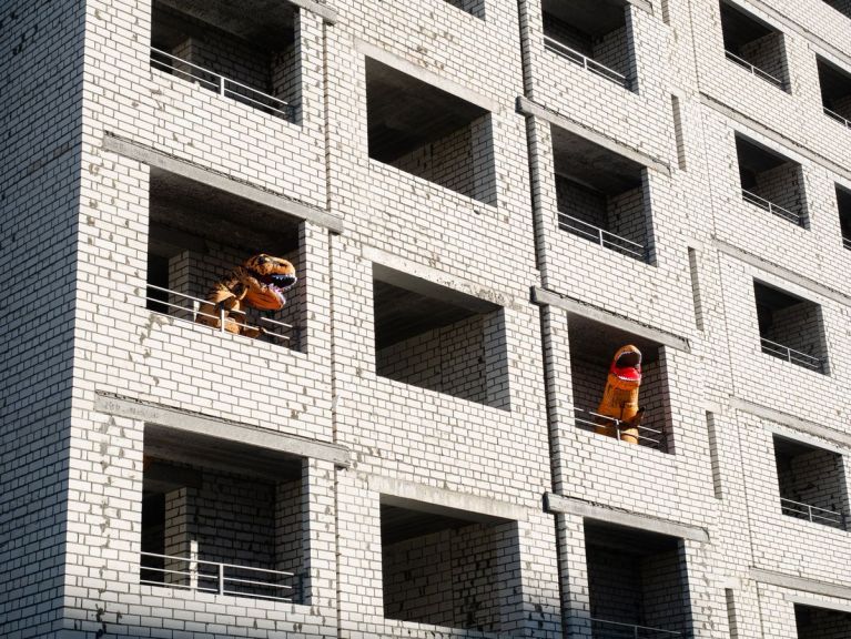 Строители отмечают День смеха