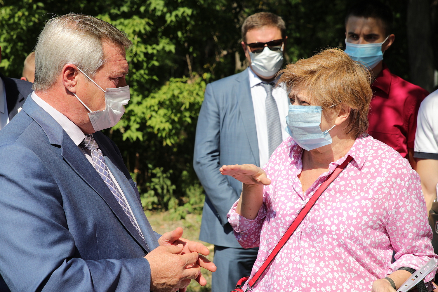 Донской губернатор потребовал перевести участок рощи СКА в муниципальную собственность - фото 1