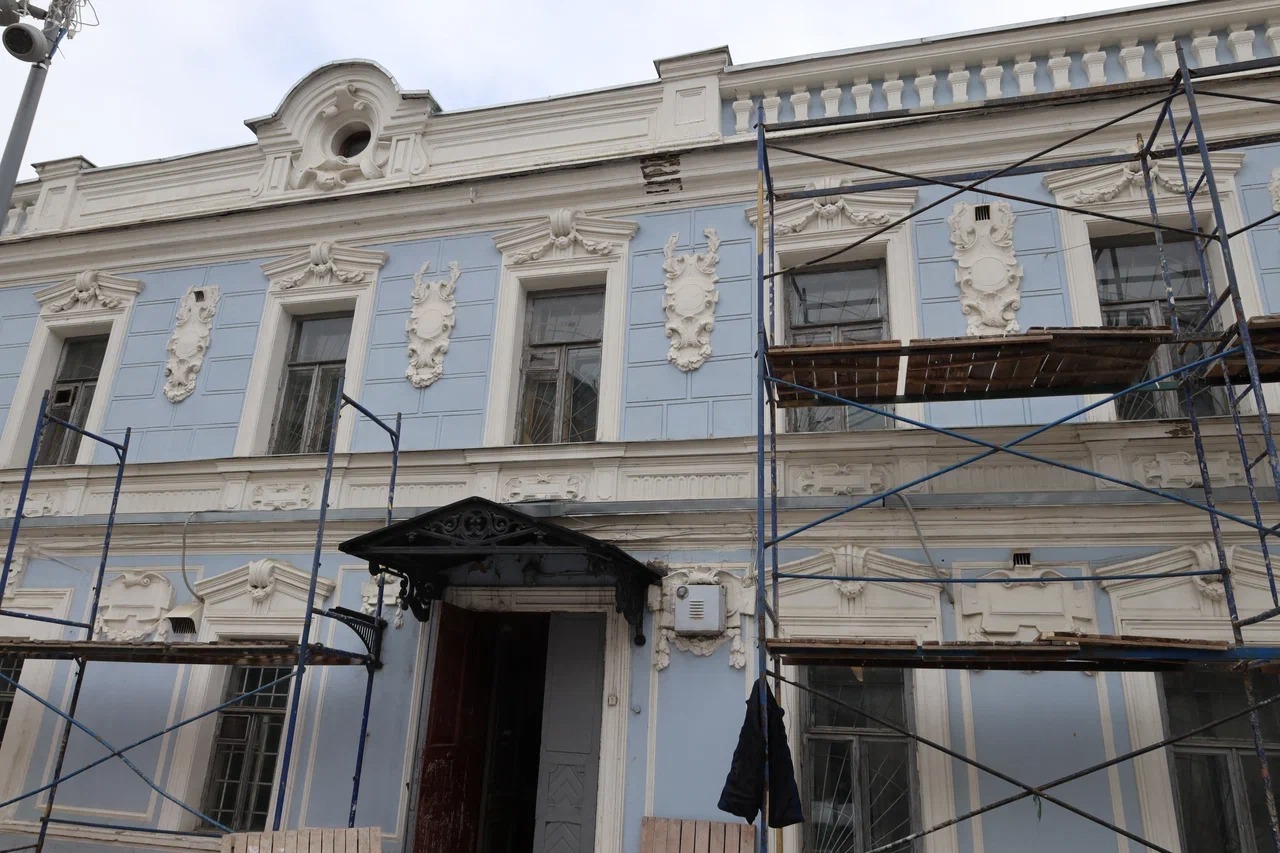Флигель усадьбы Рукавишниковых начали реставрировать в Нижнем Новгороде  - фото 1